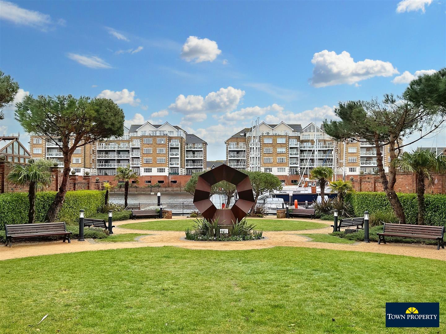 Property Details for Christchurch Place Eastbourne BN23 5AP Town Property Estate Agents